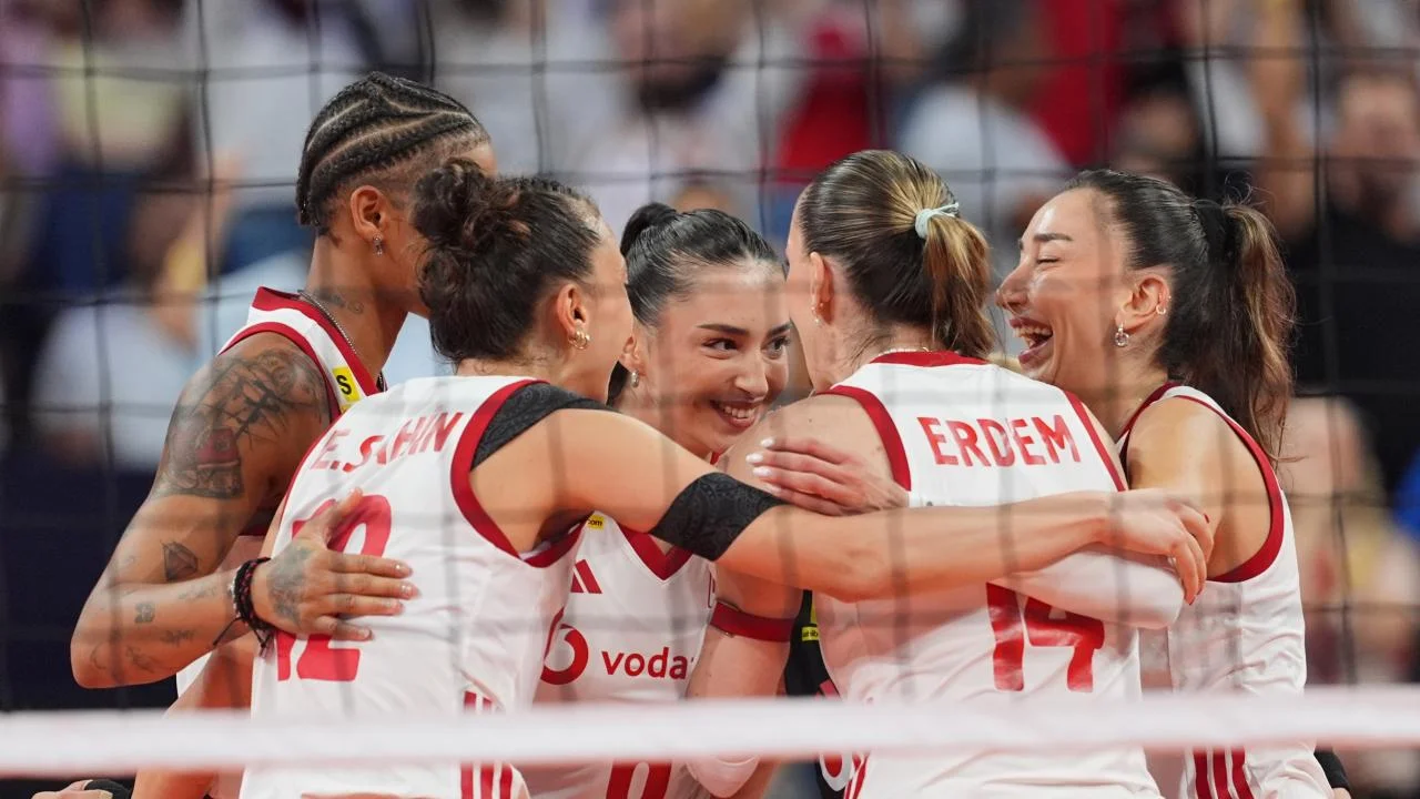 turkiye-italya-voleybol-final-maci-saat-kacta-son-sampiyon-filenin-sultanlari.webp