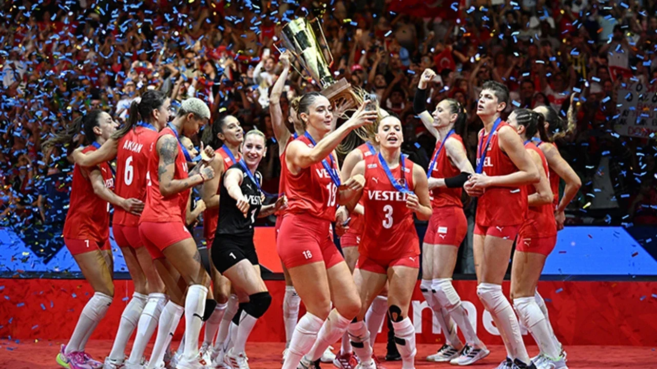 turkiye-sirbistan-voleybol-maci-saat-kacta-filenin-sultanlari-trt-1-de-1.webp