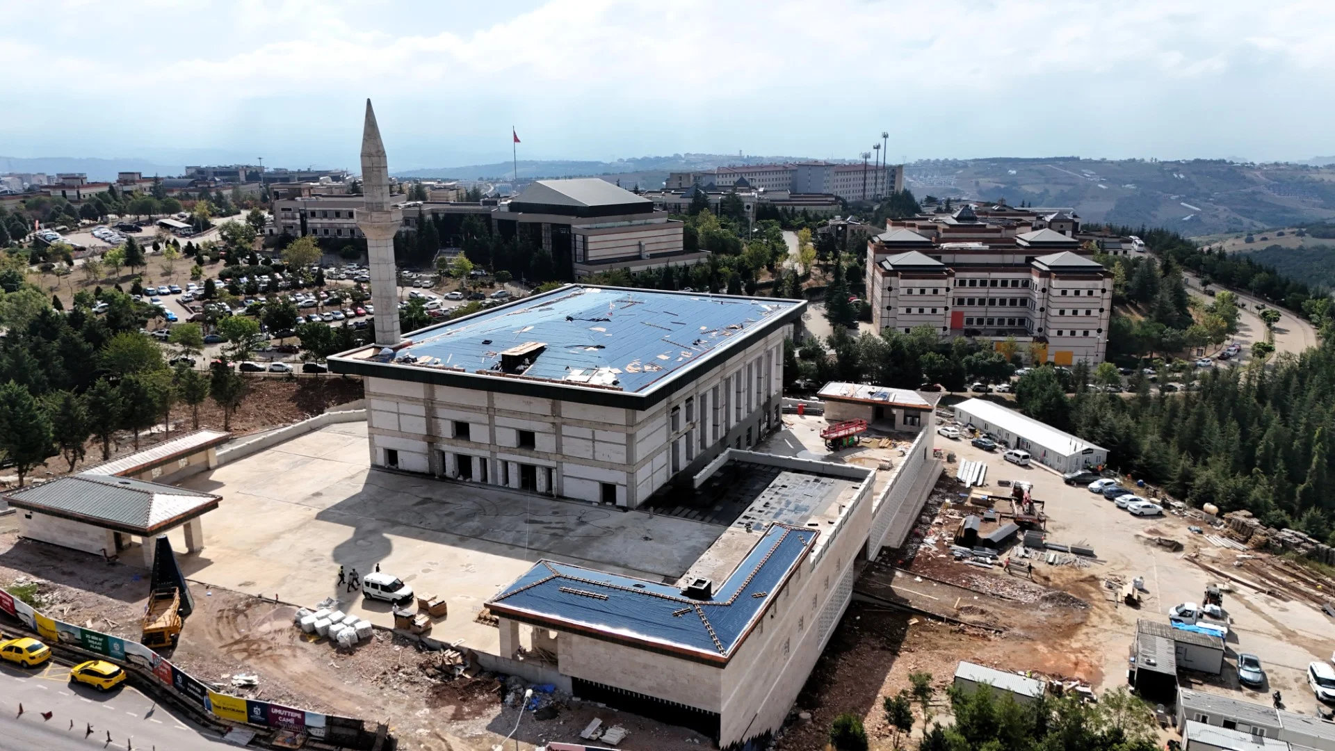 Umuttepe’de 5 bin kişilik cami ve 477 araçlık otoparkta sona gelindi