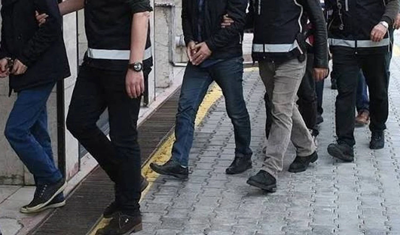 Ünlülere uyuşturucu operasyonu: 18 şüpheli gözaltında