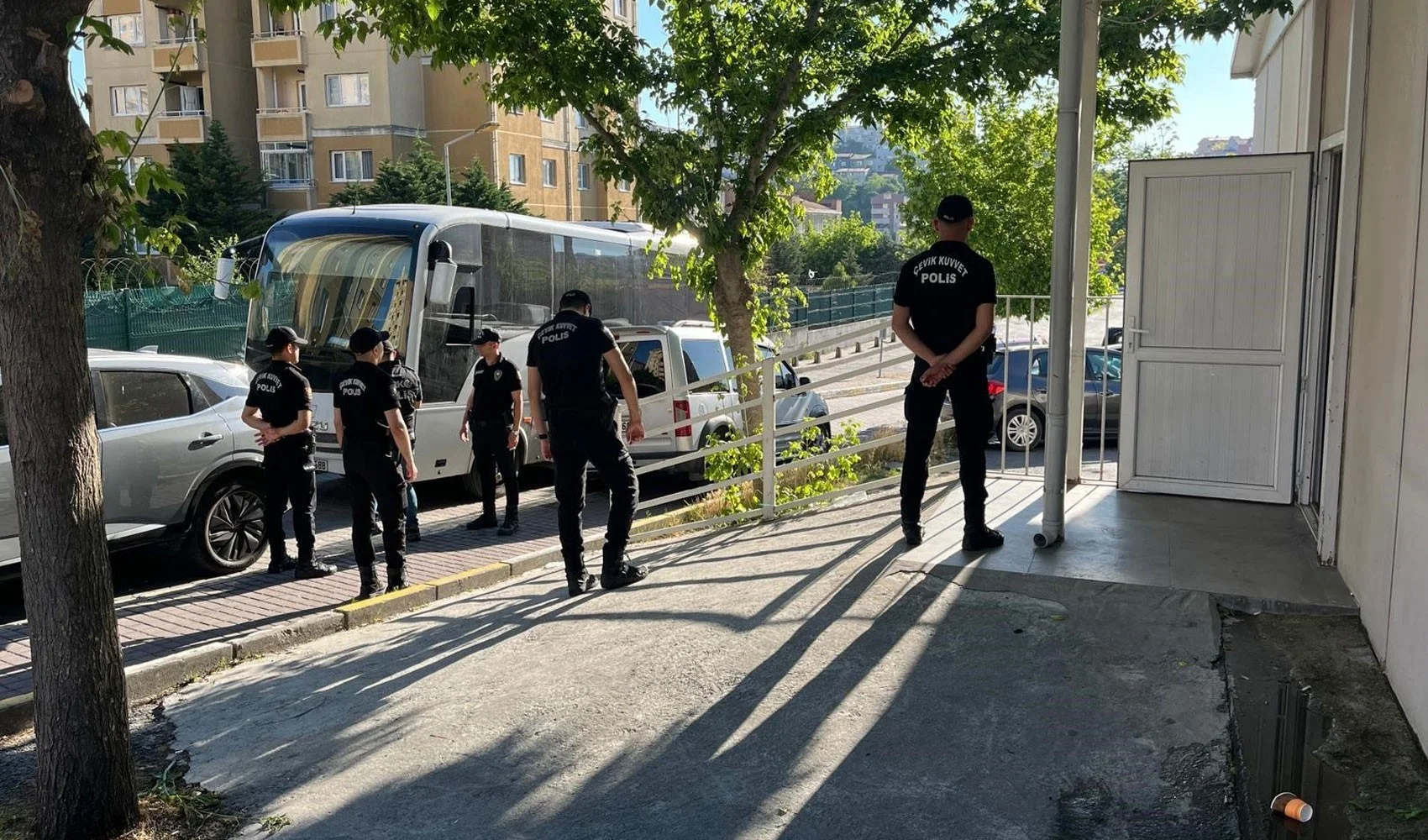 unlulere-uyusturucu-operasyonu-18-supheli-gozaltinda.webp