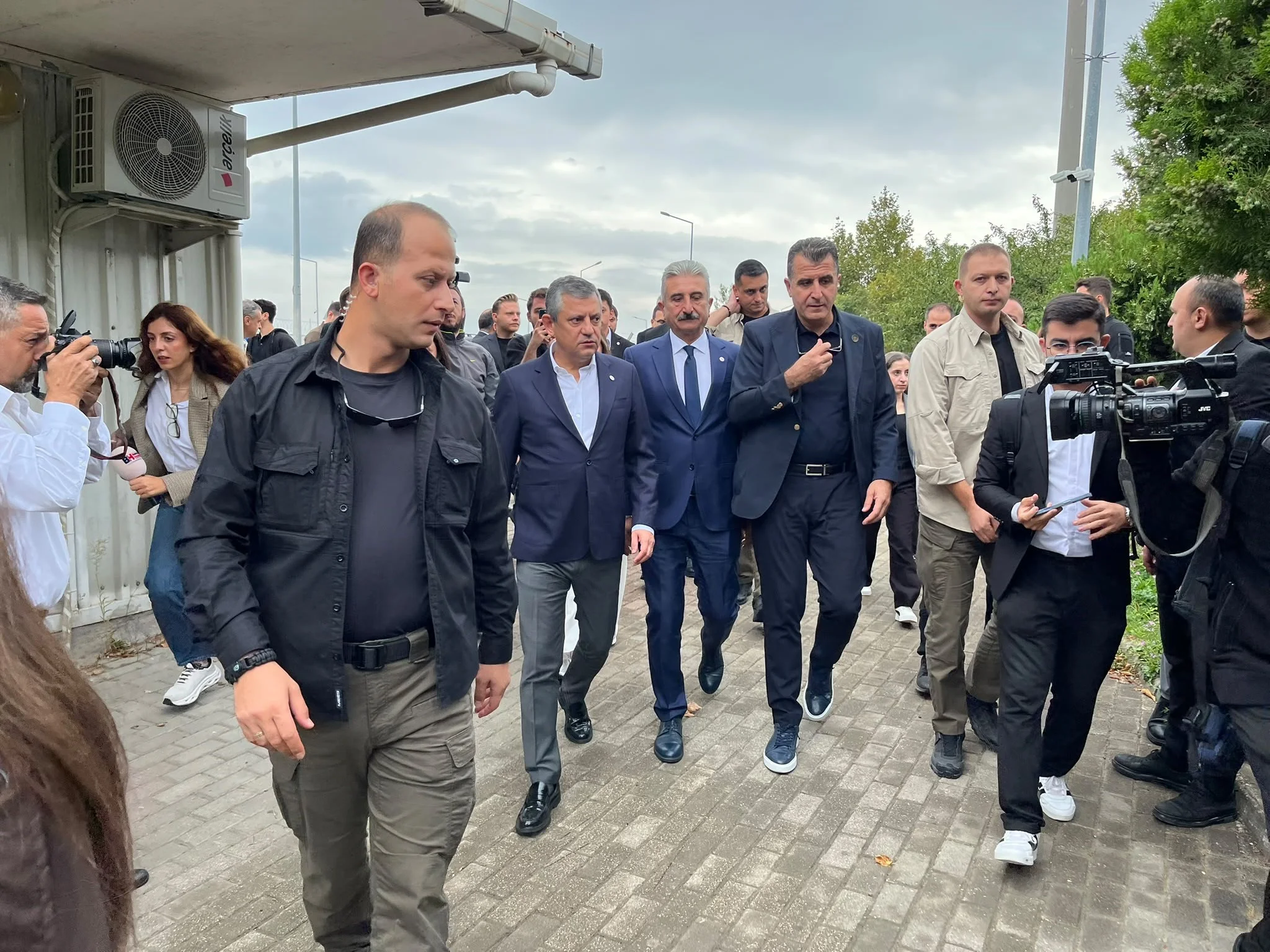 Yeni Parti lideri Özgür Özel, Bursa H Tipi cezaevinde kimi ziyaret etti?