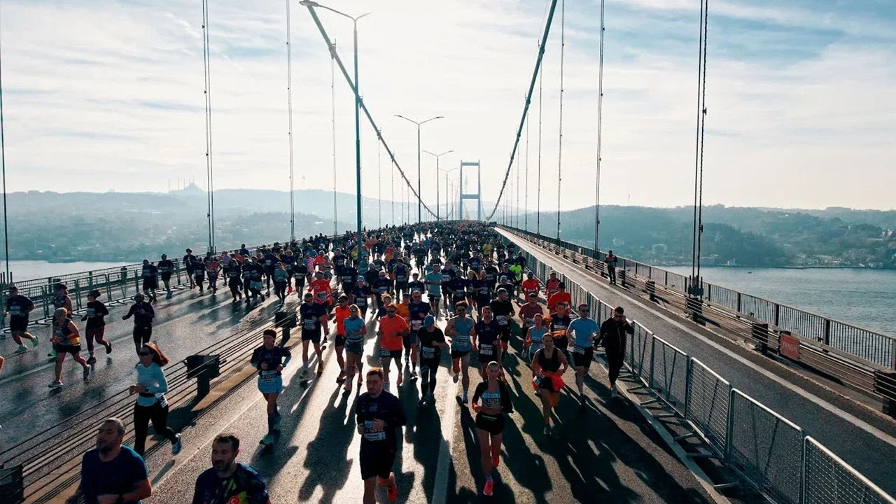 48. İstanbul Maratonu saat kaçta, nereden başlayacak? Halk koşusu 9’da