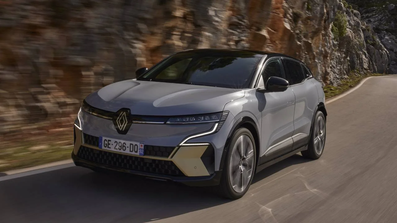 501 km menzilli Megane E-Tech için Türkiye tarihi: 2026 sonu