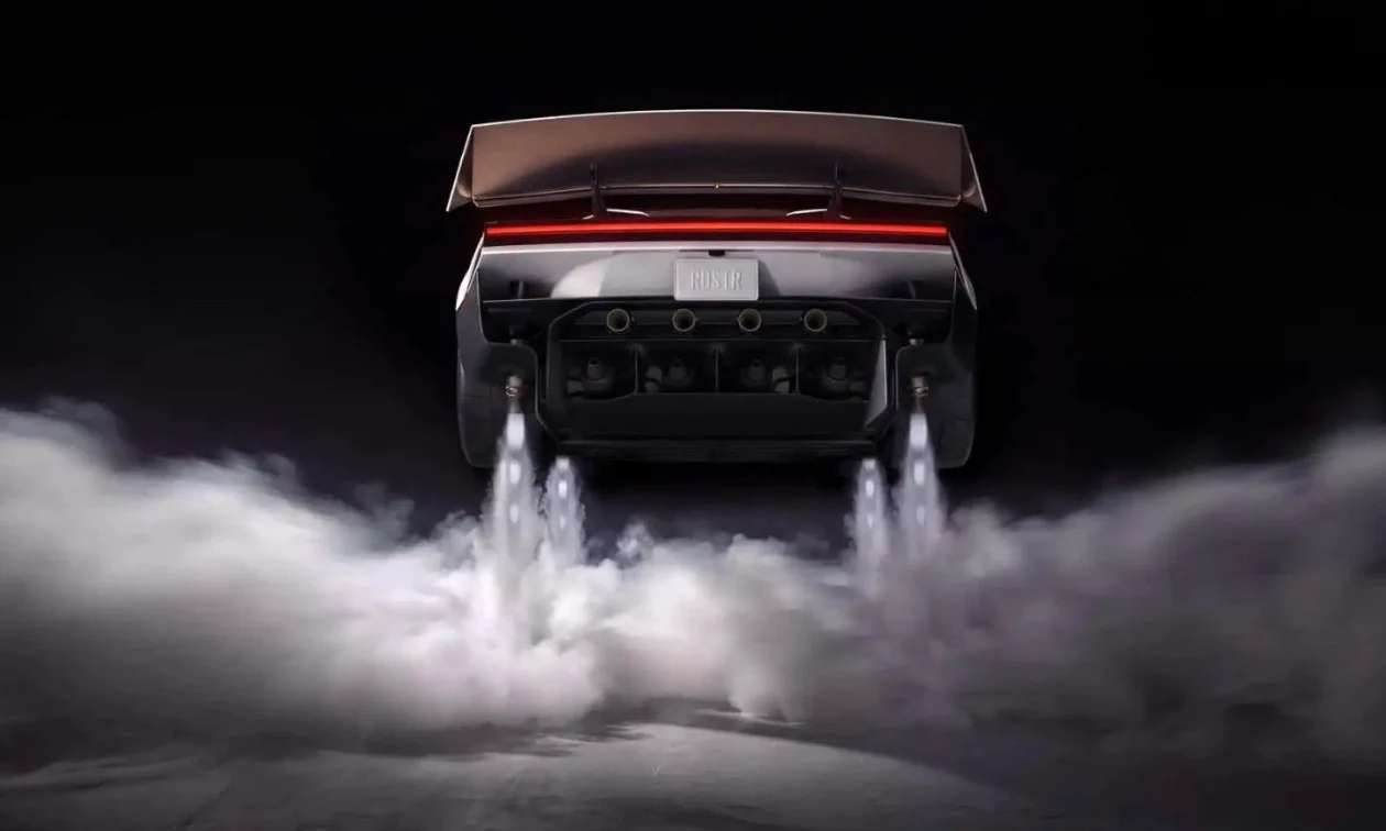 Adem Eyüpoğlu değerlendirdi: "Uçan Tesla Roadster yollarda illüzyon olarak kalır"