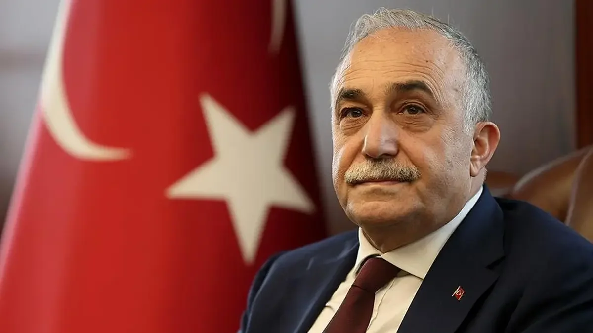 Ahmet Eşref Fakıbaba İYİ Parti ve milletvekilliğinden istifa etti