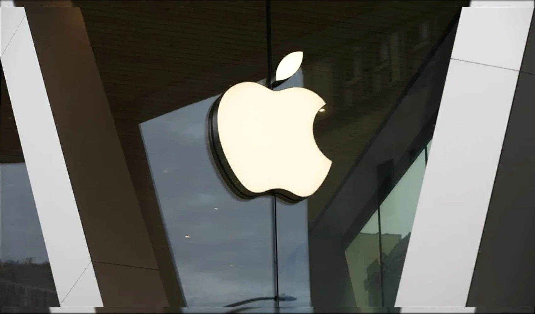 Apple 27 Ekim’de etkinlik yapabilir! OLED MacBook Pro geliyor
