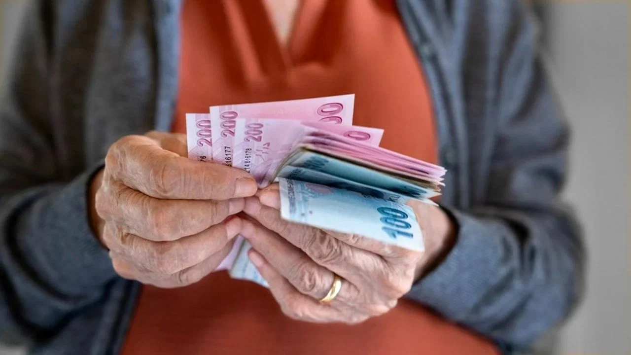 Bağ-Kur emeklisine 2027 Ocak zammı: %5.57 cepte, %10 yolda