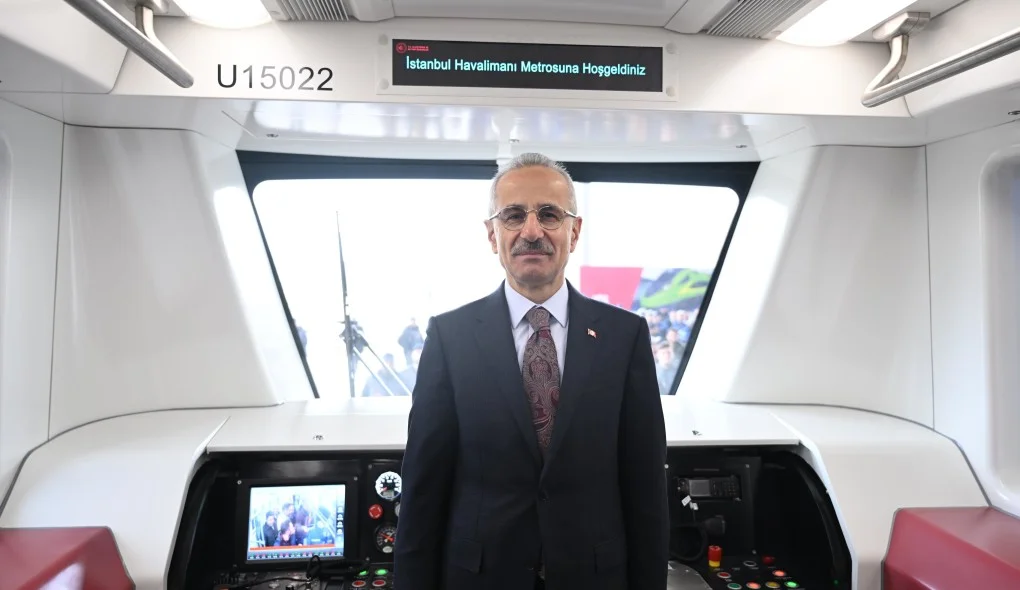 Bakan Uraloğlu, devam eden raylı sistem projelerini açıkladı