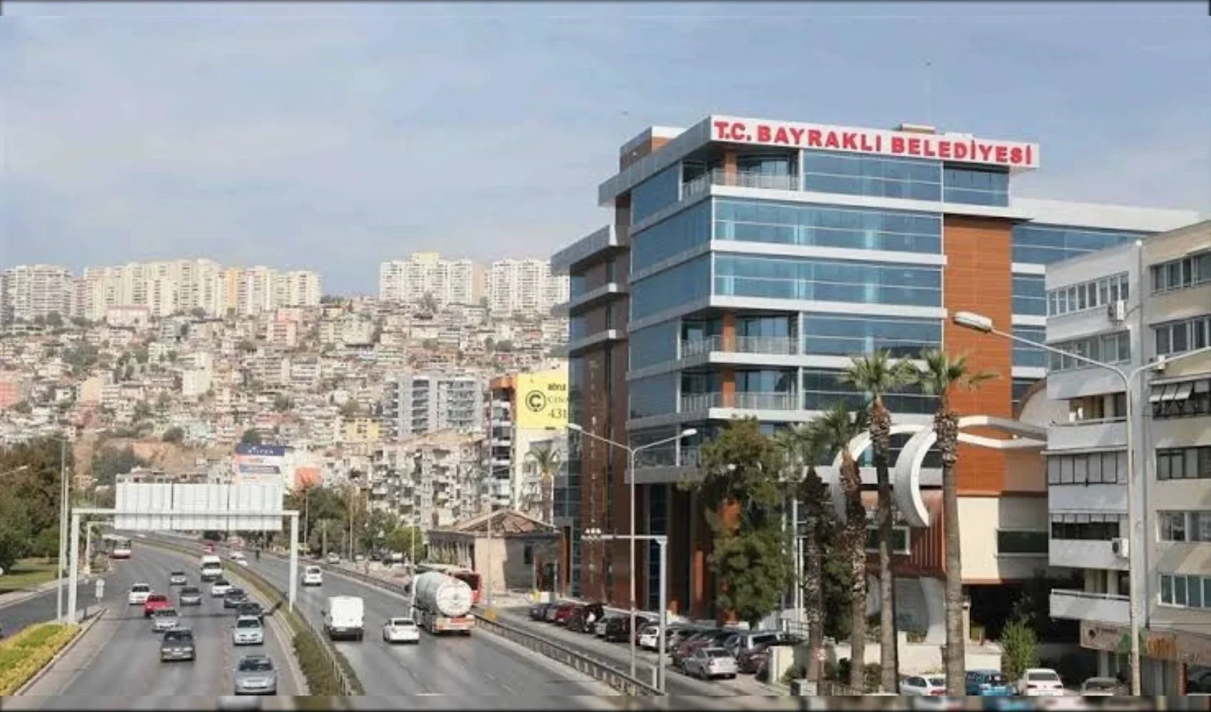 Bayraklı Belediyesi operasyonu: 43 kişi adliyeye sevk edildi