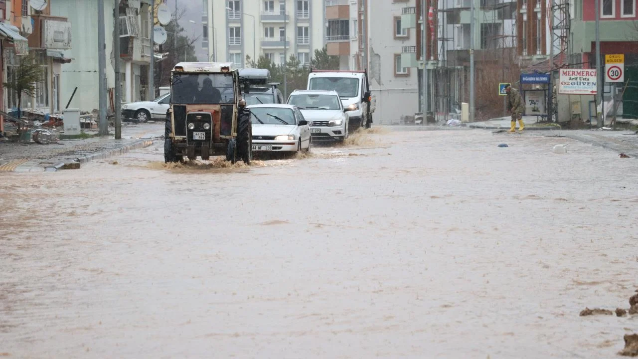Bugünkü hava durumu: Malatya, Elazığ ve Adıyaman'a kuvvetli yağış!
