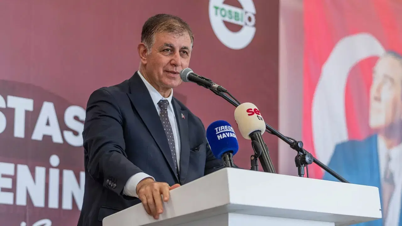 cemil-tugay-kimdir-esi-oznur-tugay-nereli-ve-ne-is-yapiyor-kariyeri-2.webp
