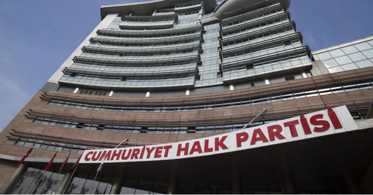 CHP'de iki belediye başkanı daha istifa etti!  Özçelik ve Kotan disipline sev edilmişti