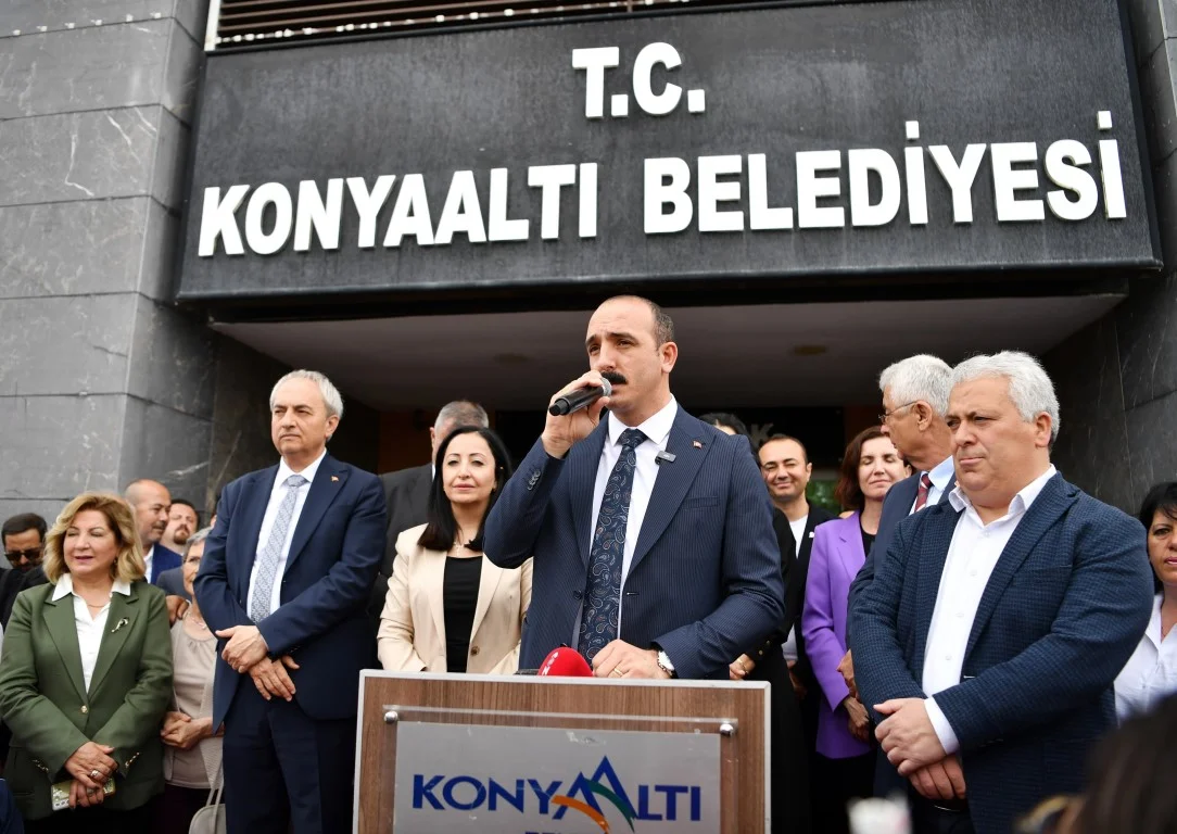 CHP'de iki belediye başkanı daha istifa etti! Özçelik ve Kotan disipline sev edilmişti