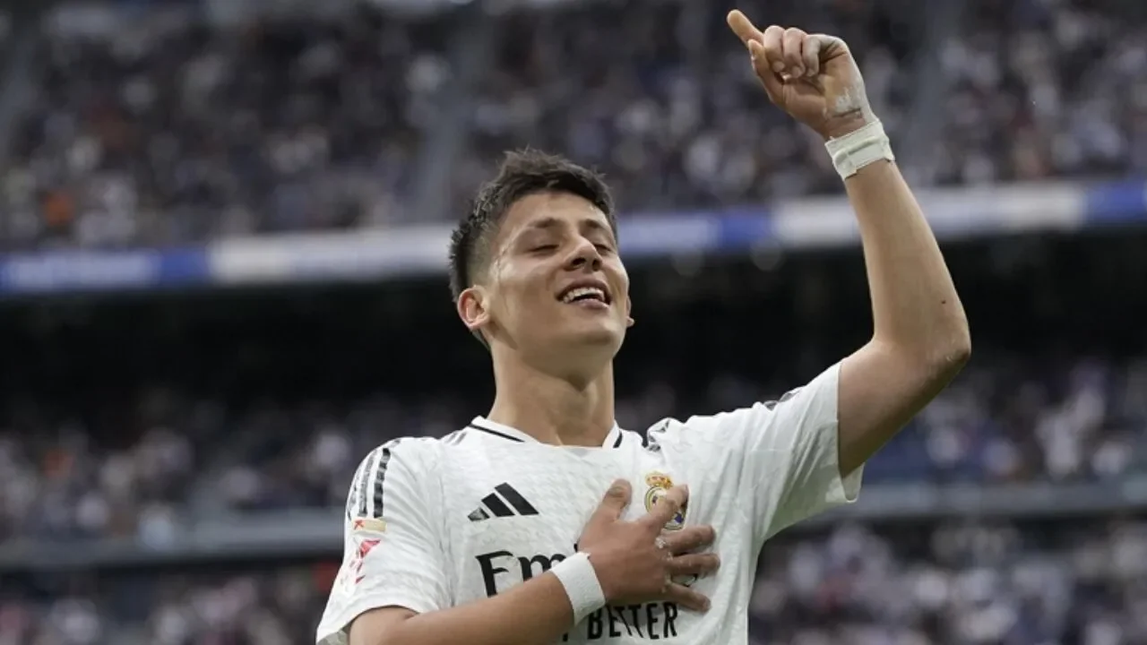 Fabrizio Romano duyurdu: Arda Güler Real Madrid ile 2032'ye kadar imzalıyor