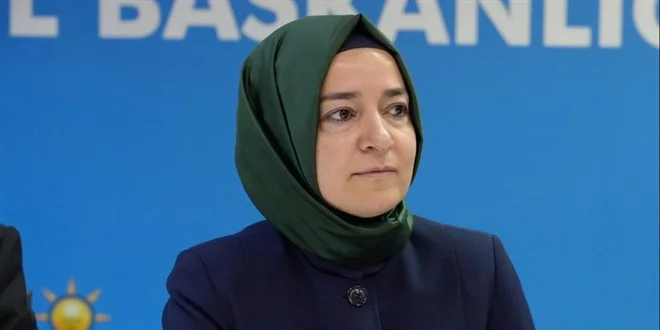 Fatma Betül Sayan Kaya, AK Parti’den ihraç edildi!