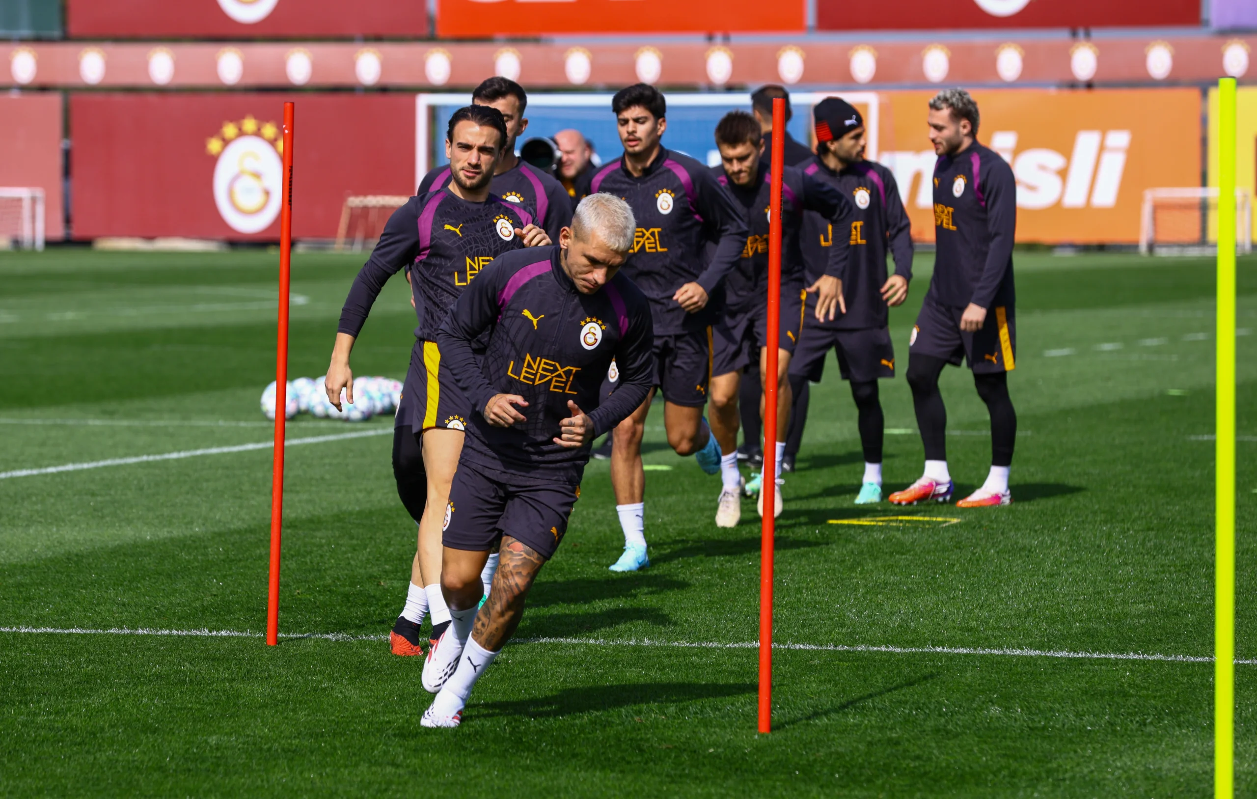 Galatasaray'ın Lille maçı kamp kadrosu açıklandı: Leao yok, Singo döndü