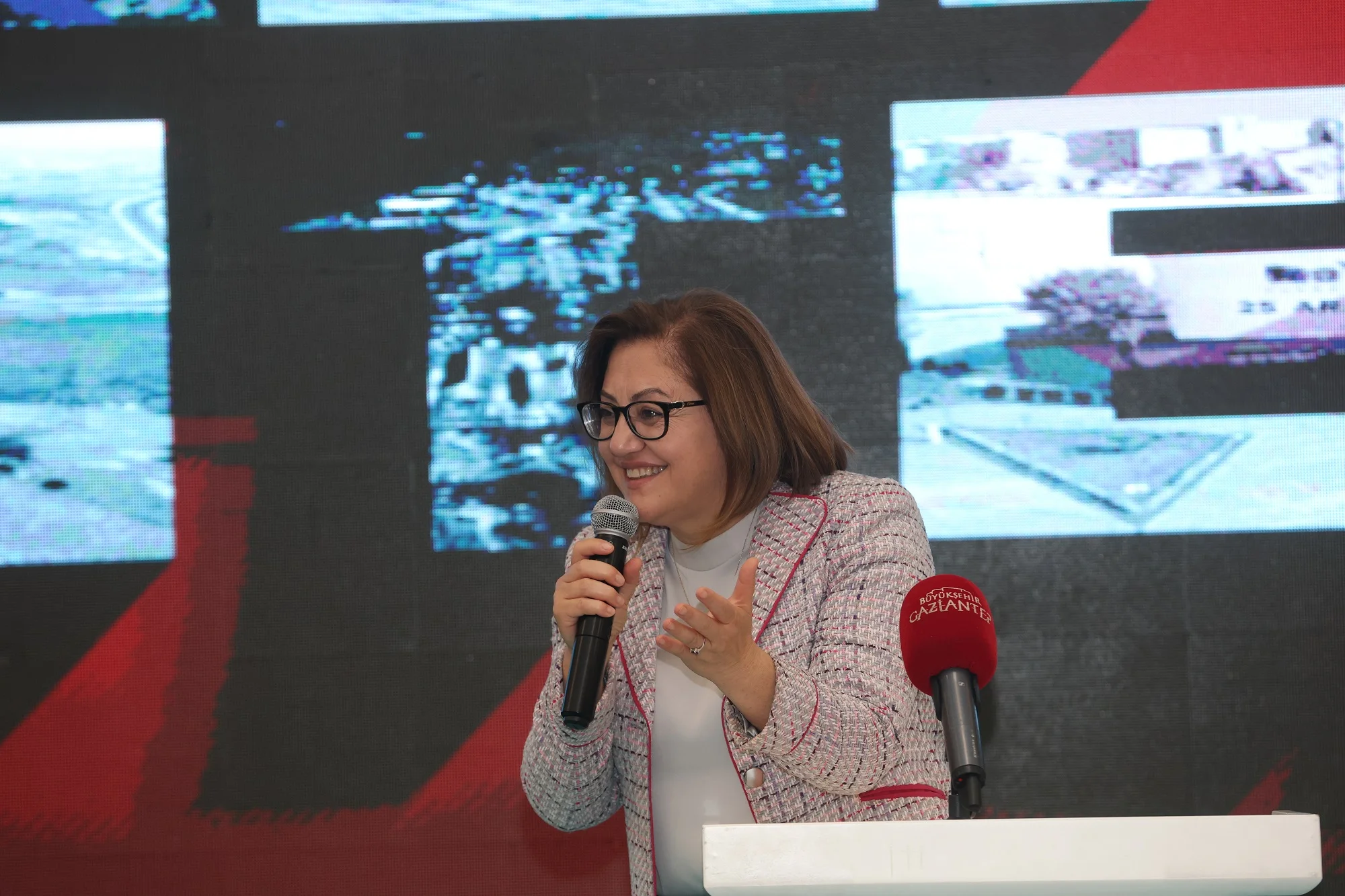 Gaziantep Büyükşehir'den muhtarlara bilgisayar desteği ve 450 konut için kura