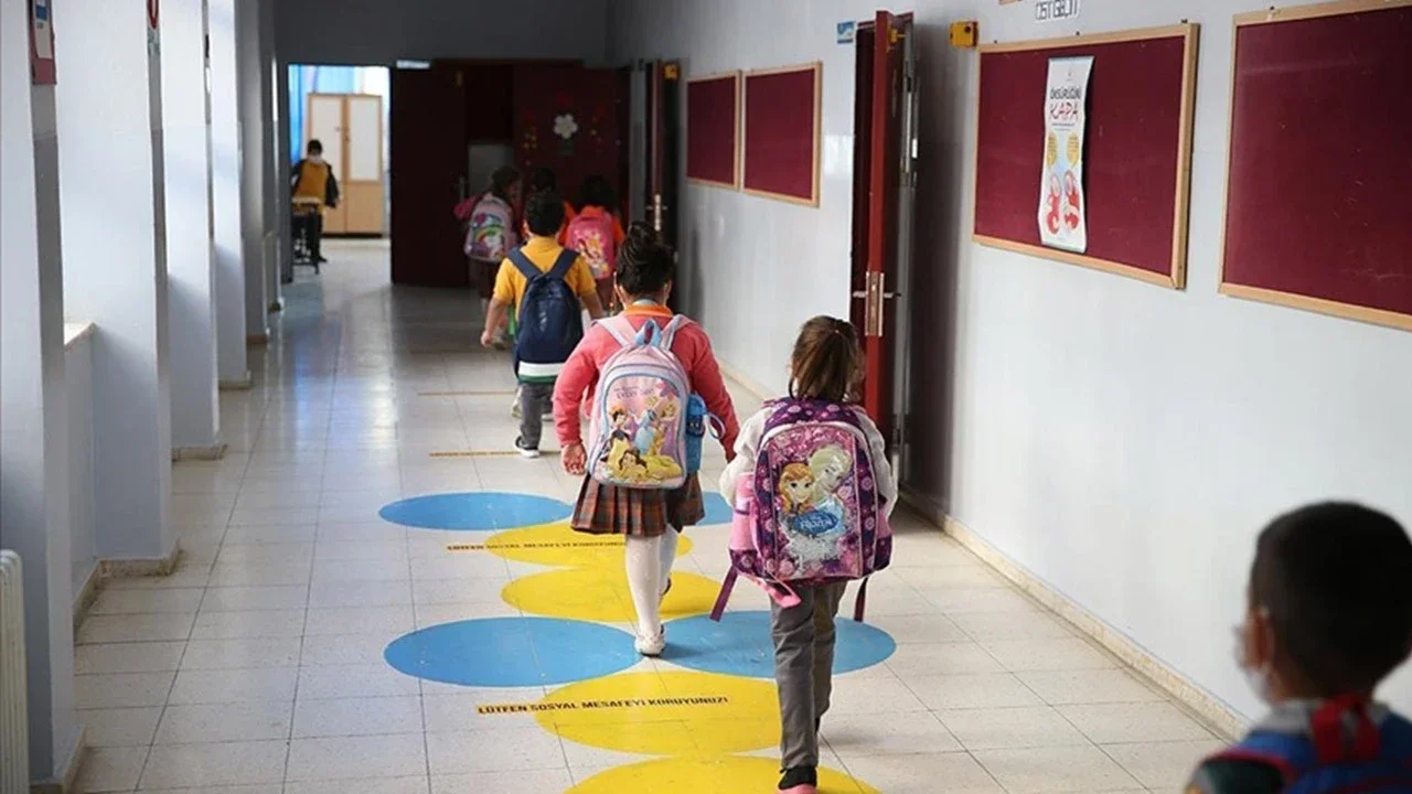 İstanbul’da 19 Ekim Pazartesi okullar açık mı? Vali Gül açıkladı