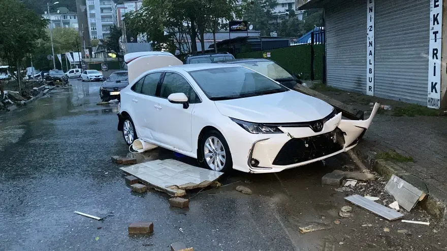 İstanbul'da sel hasarlı araç sahipleri ne yapmalı? Kasko ve dava rehberi