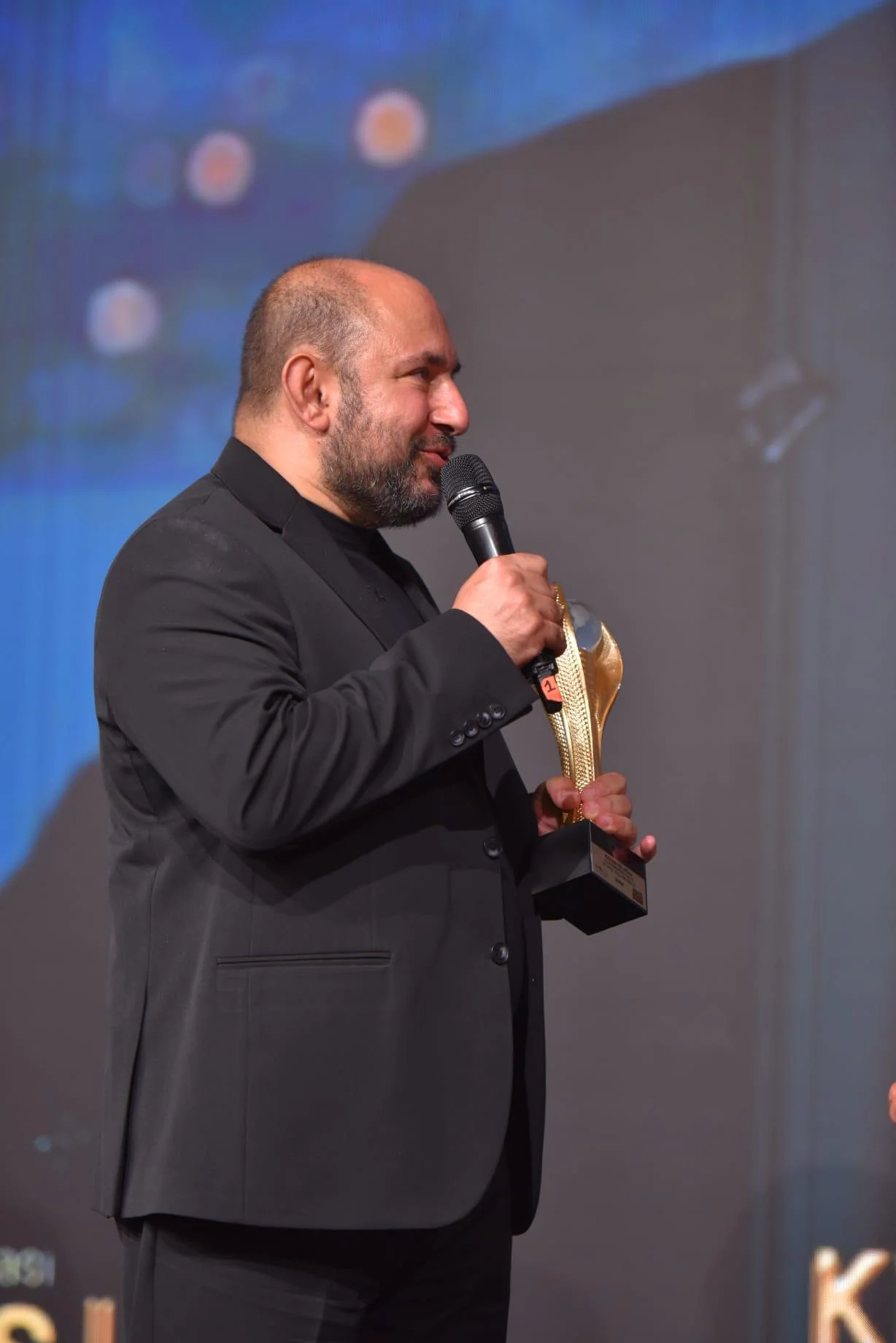 kenan-keloglu-na-2026-uluslararasi-elmas-odulleri-nde-yilin-produksiyon-ve-oyuncu-koclugu-odulu-2.webp