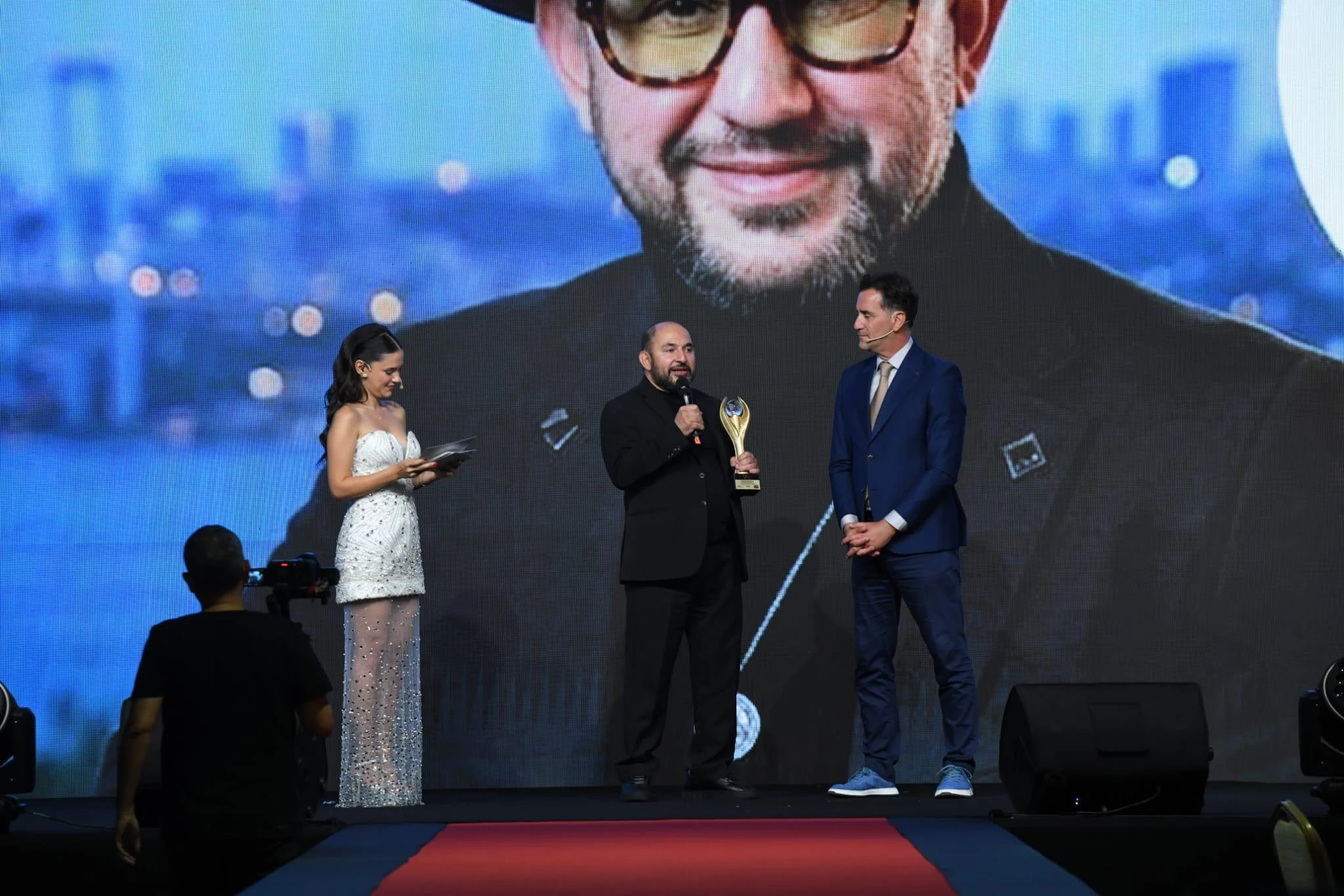 Kenan Keloğlu’na 2026 Uluslararası Elmas Ödülleri’nde “Yılın Prodüksiyon ve Oyuncu Koçluğu” Ödülü
