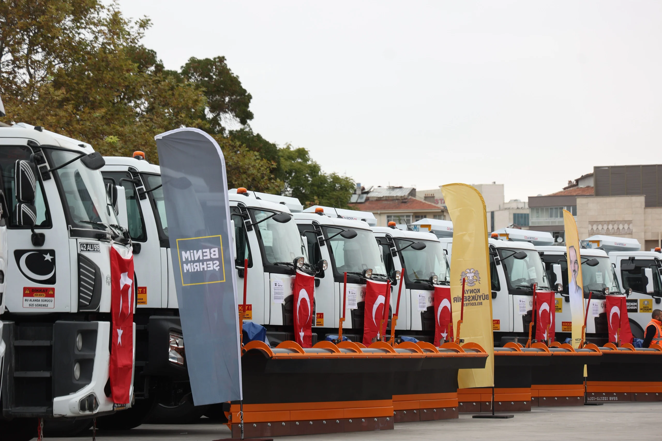 konya-buyuksehir-e-419-milyon-liralik-54-yeni-arac-takviyesi-1.webp