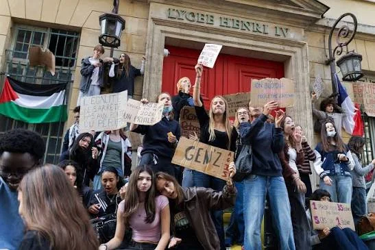 "Öfkeli gençlik": Fransa'daki protestocu öğrenciler konuştu