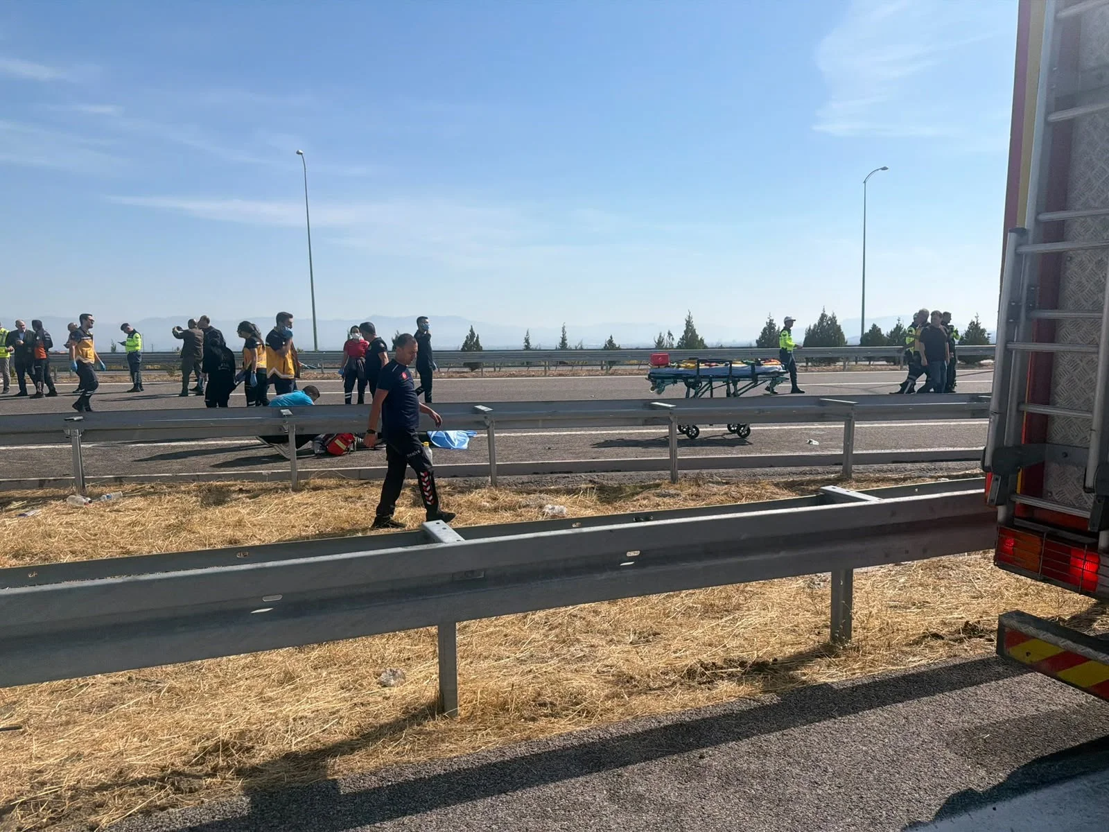 Manisa'da yolcu otobüsü ile çekici çarpıştı: 11 ölü, 27 yaralı