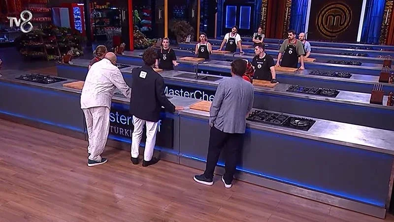 masterchef-30-eylul-2026-mavi-takim-kazandi-kubra-ve-ayse-potada.webp