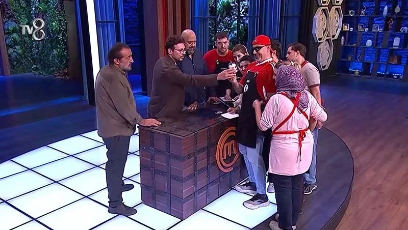 MasterChef’te mavi takım kazandı: Şadi onu potaya gönderdi