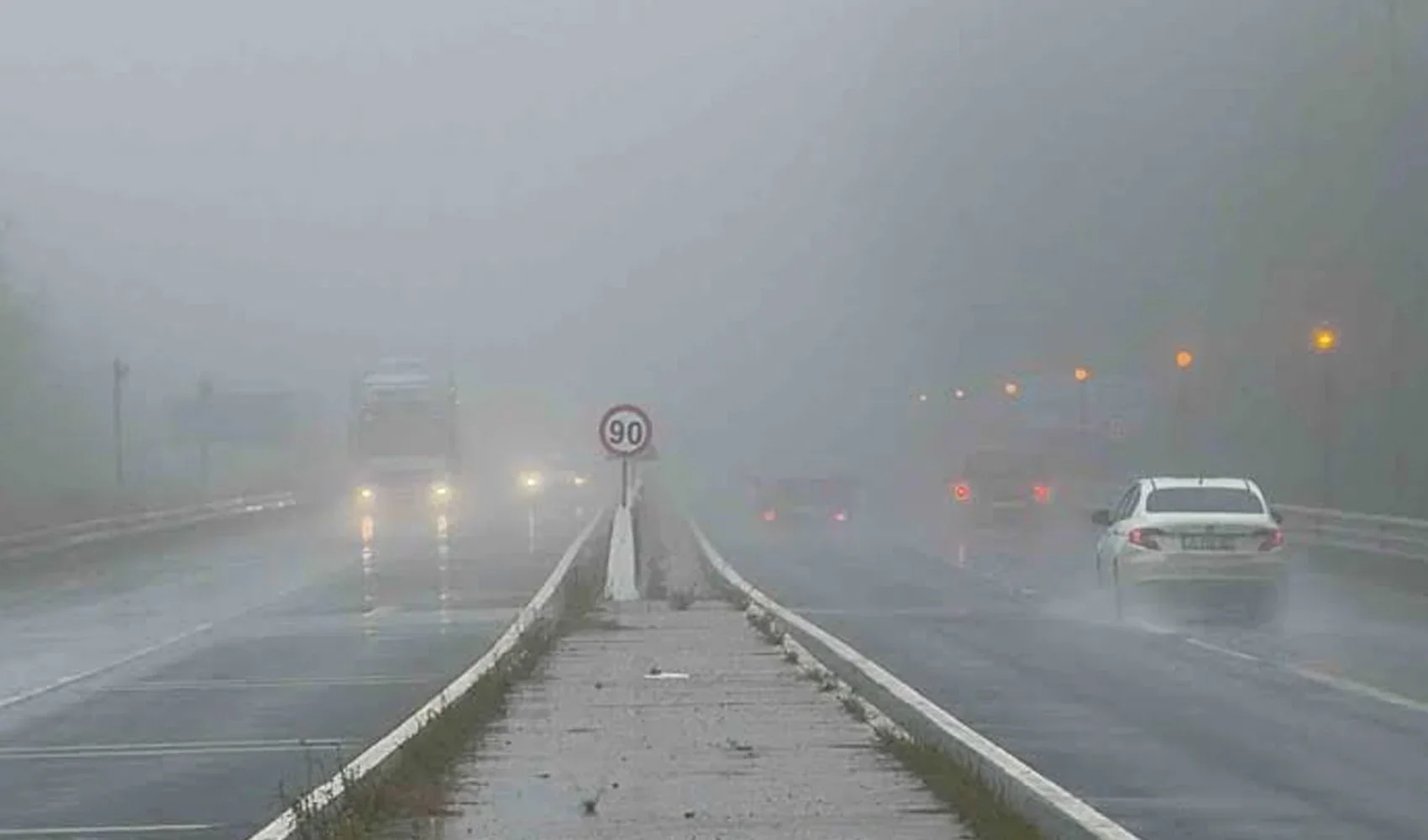 Meteoroloji şiddetli yağmur ve sis uyarısı verdi! Sabah ve akşam saatlerinde etkili