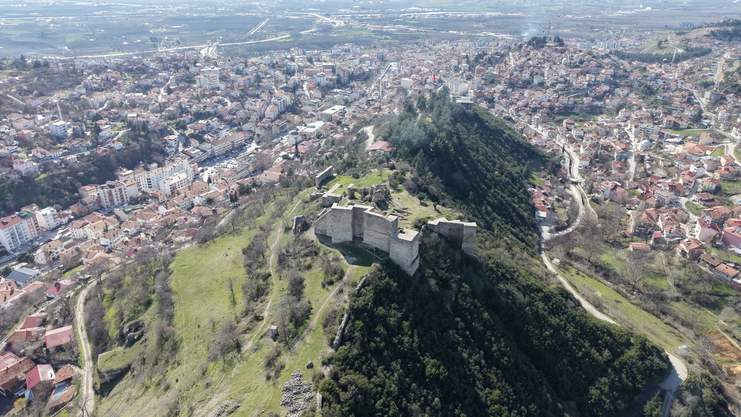 Niksar'da tarihi doku için iki proje: Kale surları ve sokak sağlıklaştırması