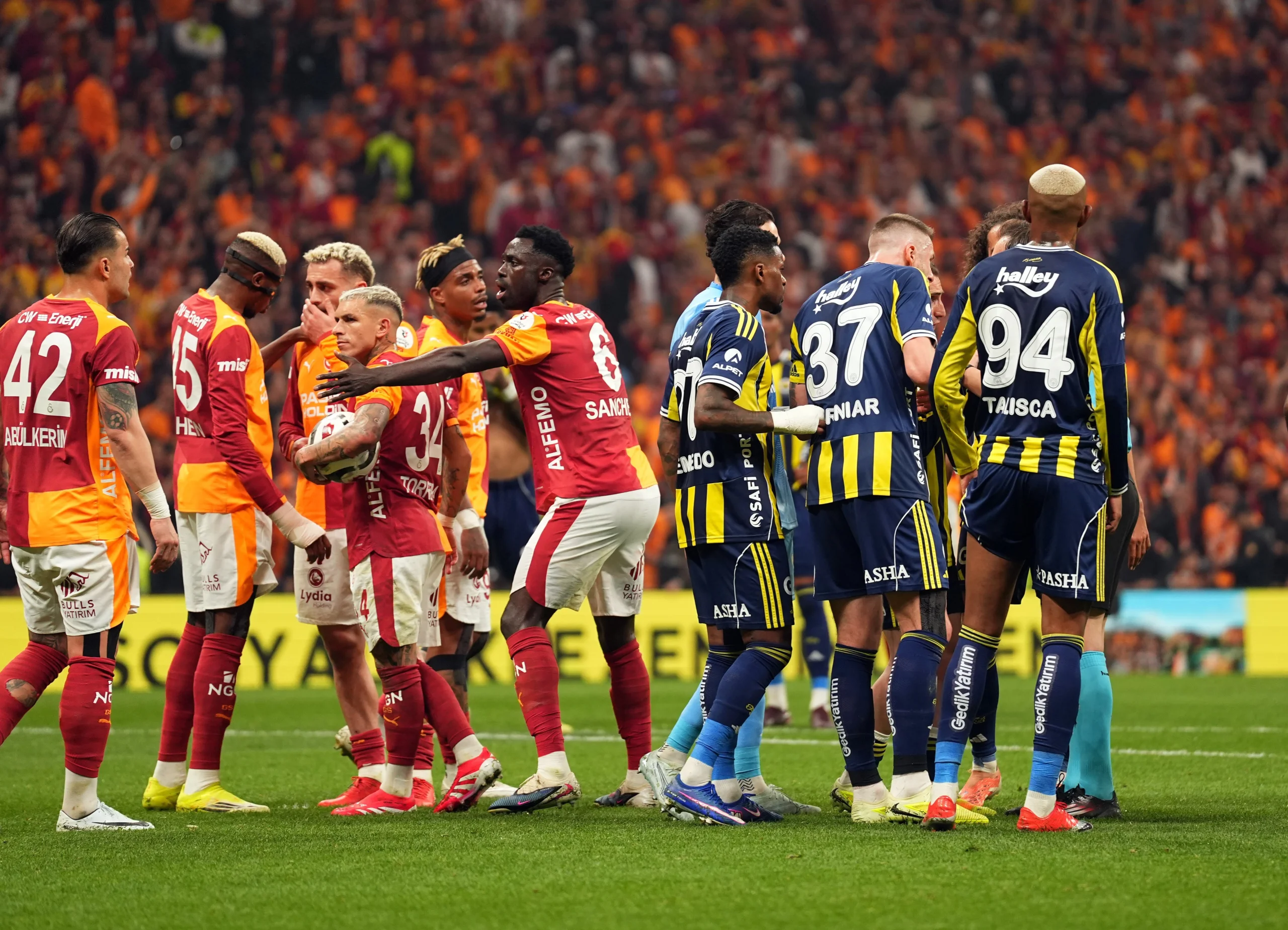 RAMS Park'ta Galatasaray Fenerbahçe derbisi saat 21.30'da