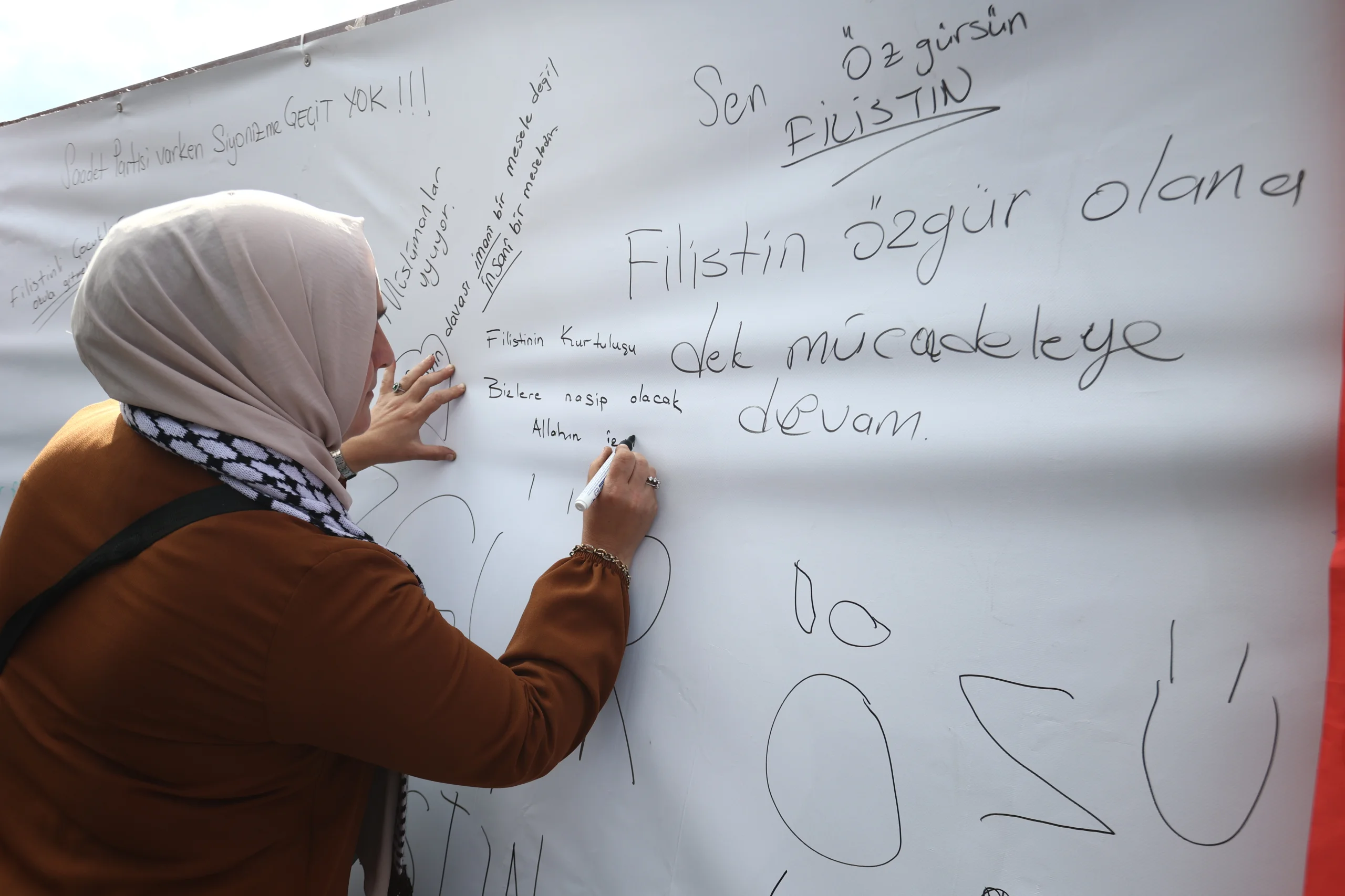 Saadet Partisi’nden 1094 gün sonra tarihi çağrı: Zulüm ebedi değildir, İsrail ancak güçten anlar