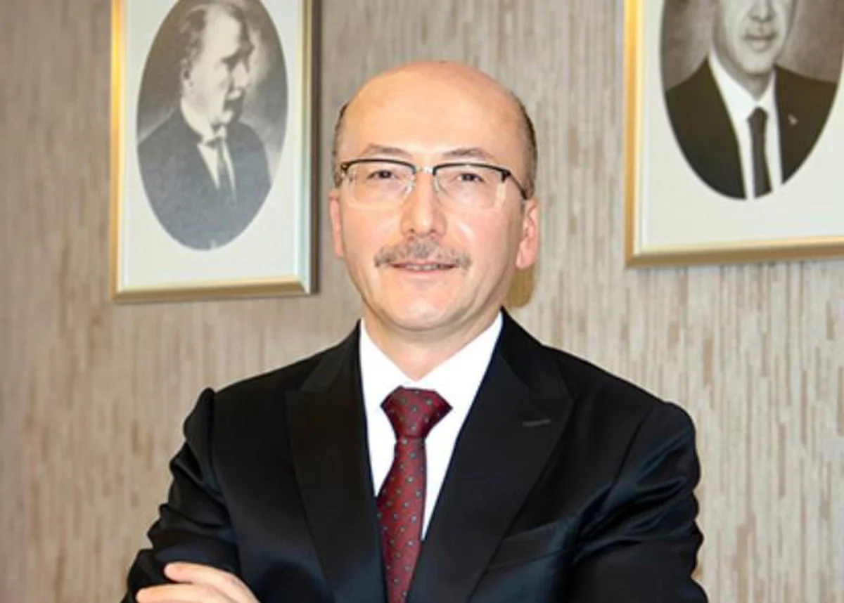 sinasi-candan-kimdir-kac-yasinda-gelir-idaresi-nin-yeni-baskani.webp