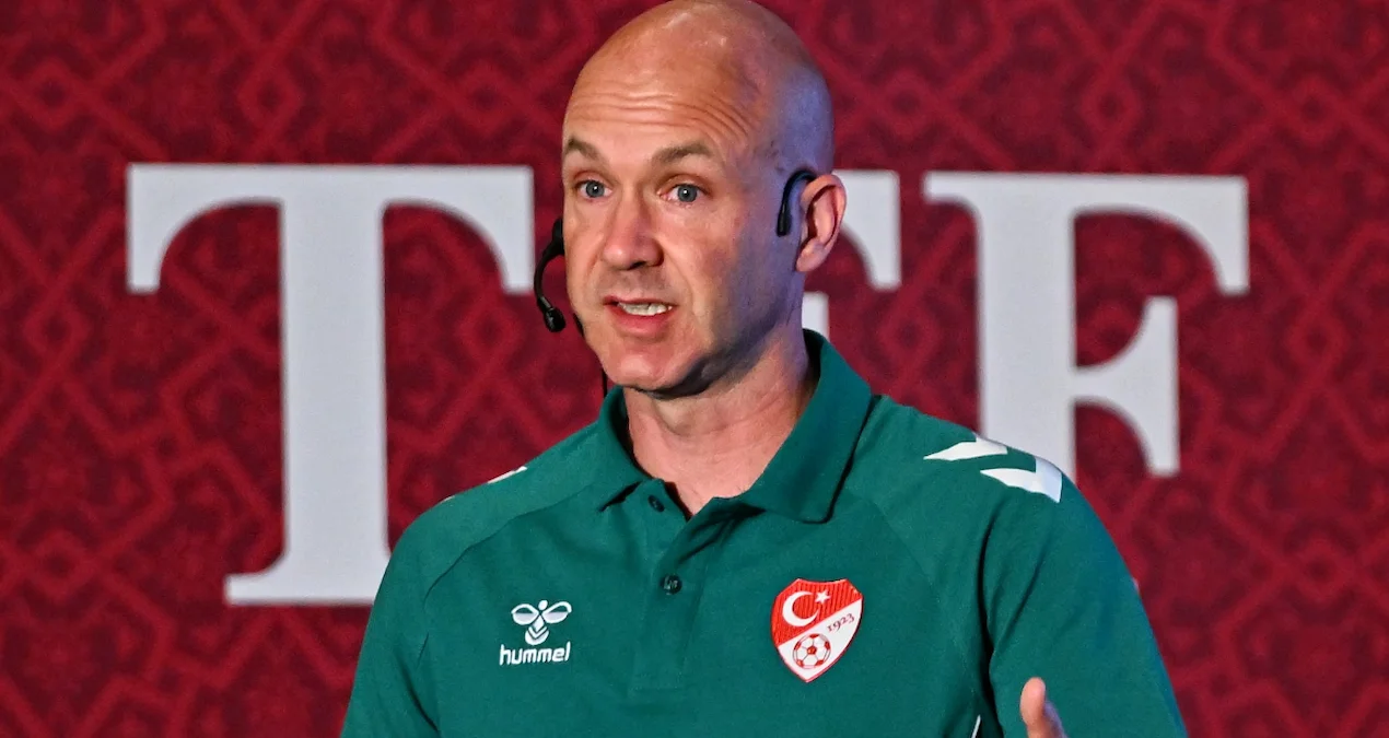Süper Lig'de hakem atamalarını geçici çözüm: Anthony Taylor belirleyecek