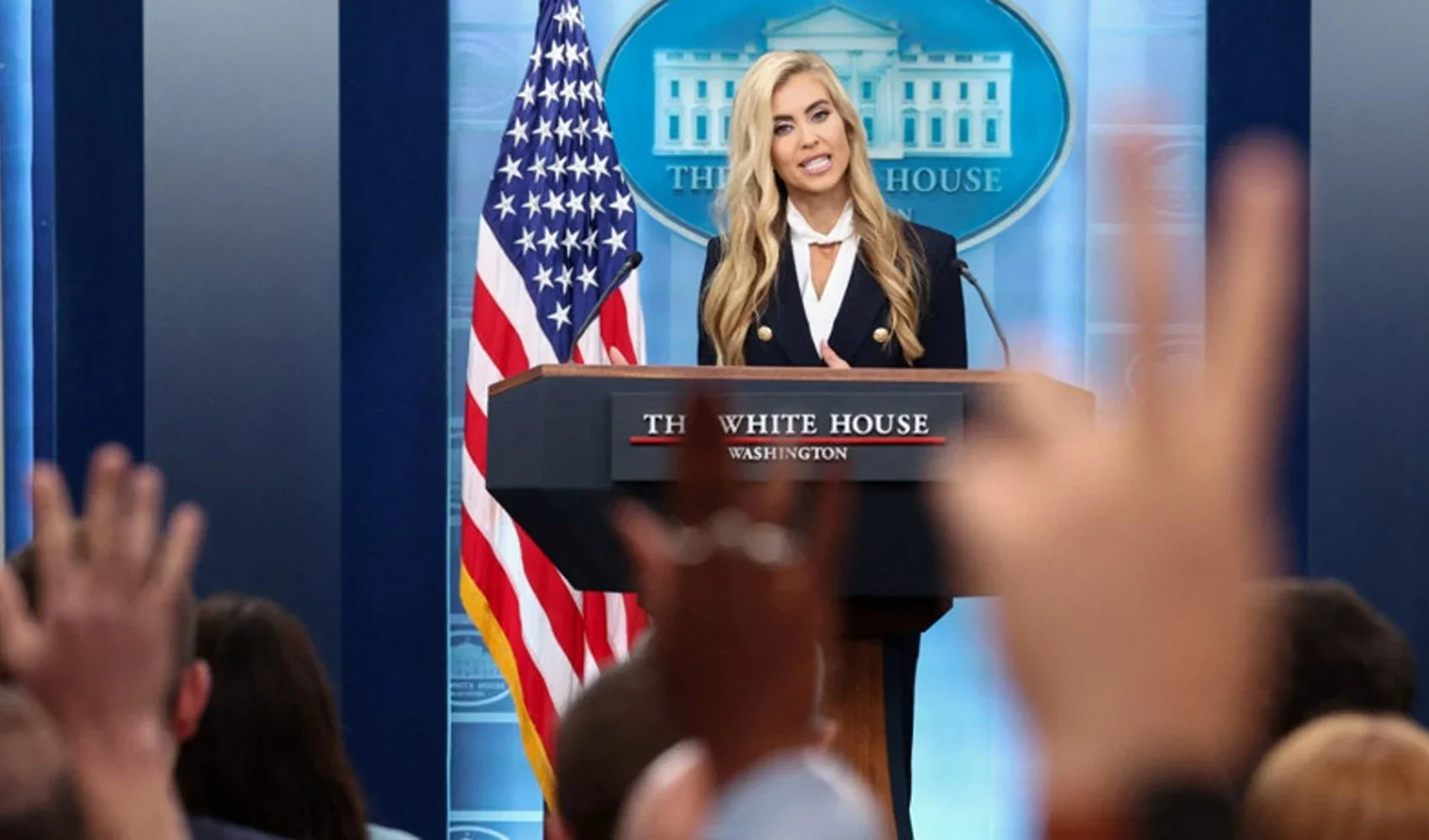 trump-beyaz-saray-sozcusunu-5-gunde-kovdu-rekor-kisa-sure.webp