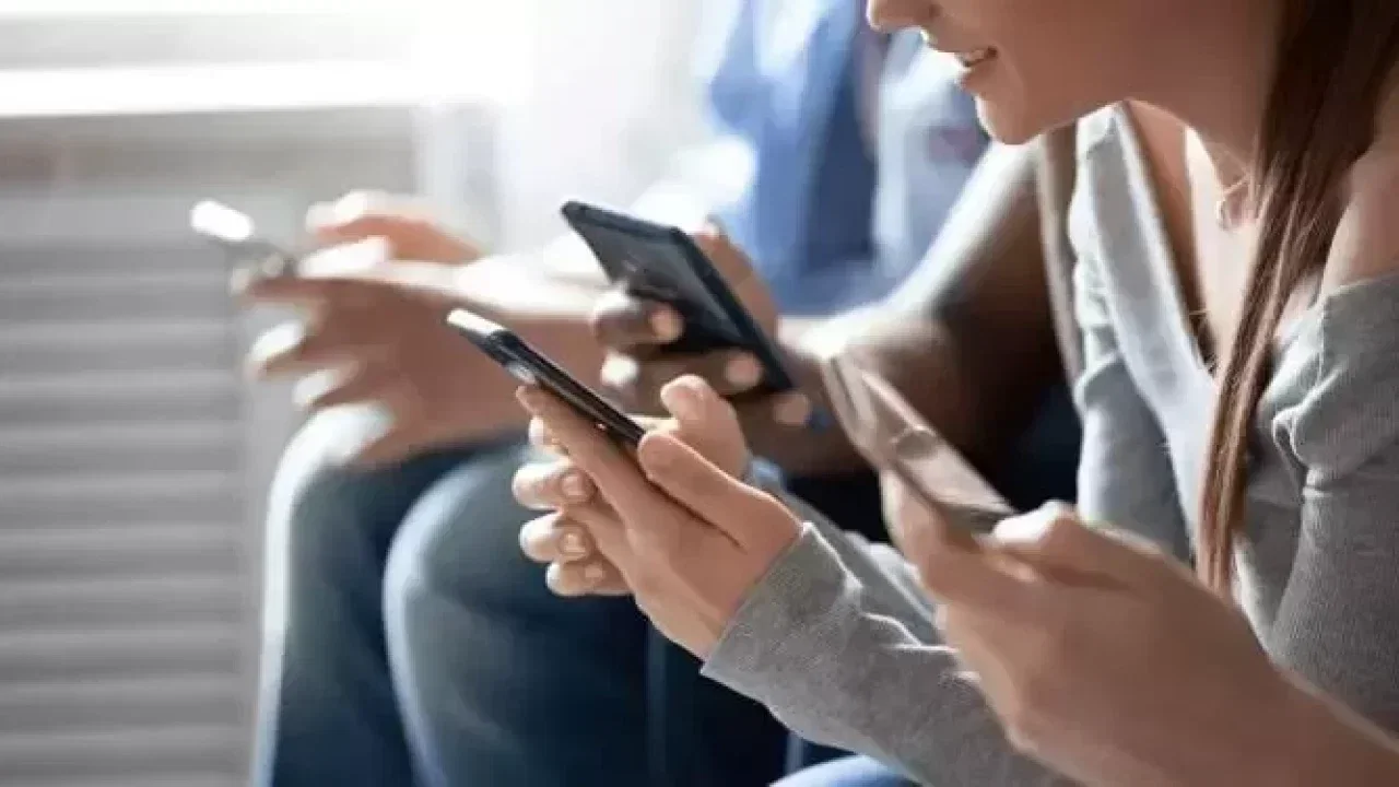 Adana’da Okul Güvenliği ve Ekran Bağımlılığına Karşı Okul Toplantısı