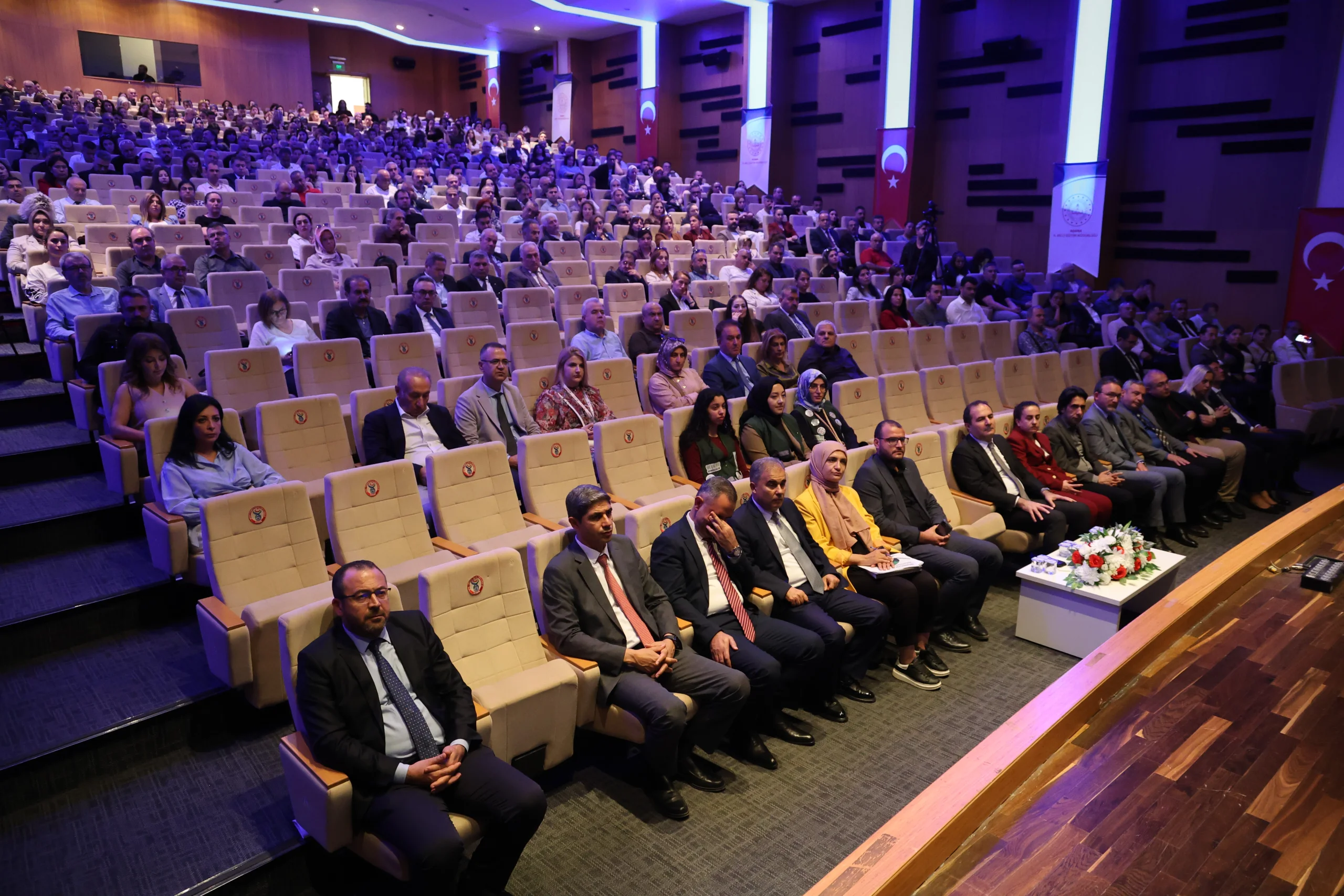 Adana’da Okul Güvenliği ve Ekran Bağımlılığına Karşı Okul Toplantısı