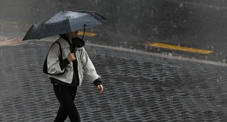 Bug&uuml;n hava nasıl olacak? Kuvvetli yağış uyarısı verildi