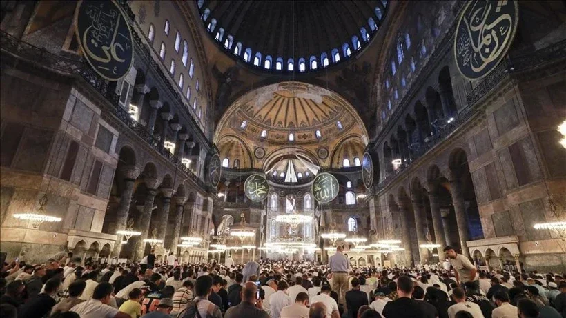 Kurban Bayramı mesajları 2026! Sevdiklerinize göndermek için en anlamlı, dualı ve resimli Kurban Bayramı kutlama mesajları burada hazır!