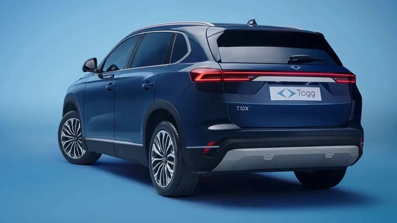 2026 TOGG T10X fiyatları g&uuml;ncellendi! Giriş modeli 1,8 milyon TL'den başlıyor. Faizsiz kredi, teslimat s&uuml;releri ve opsiyon fiyatları