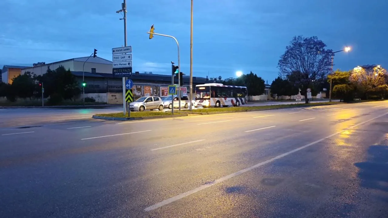 Adana'da 4,9 büyüklüğünde deprem! Birçok ilde hissedildi