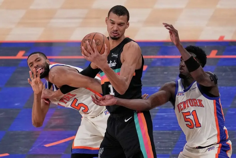 NBA finali: Knicks 29 sayı farkı kapatarak Spurs'ü son saniyede yendi