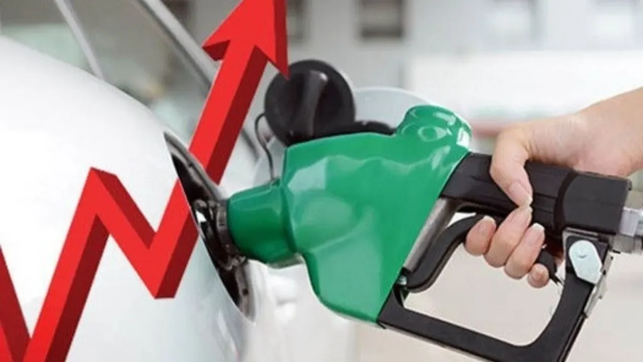 Benzin ve motorine zam geldi! İndirimin mürekkebi kurumadan..